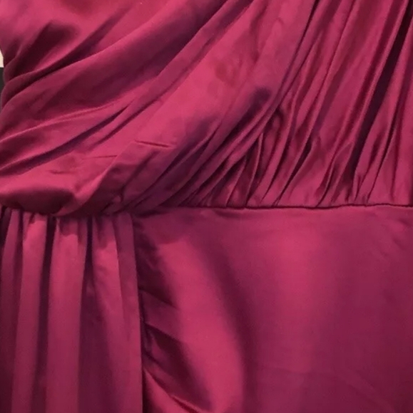 Mac Duggal 26654 Gathered One Shoulder Satin Faux Wrap Gown Berry Size 10 - Picture 4 of 4